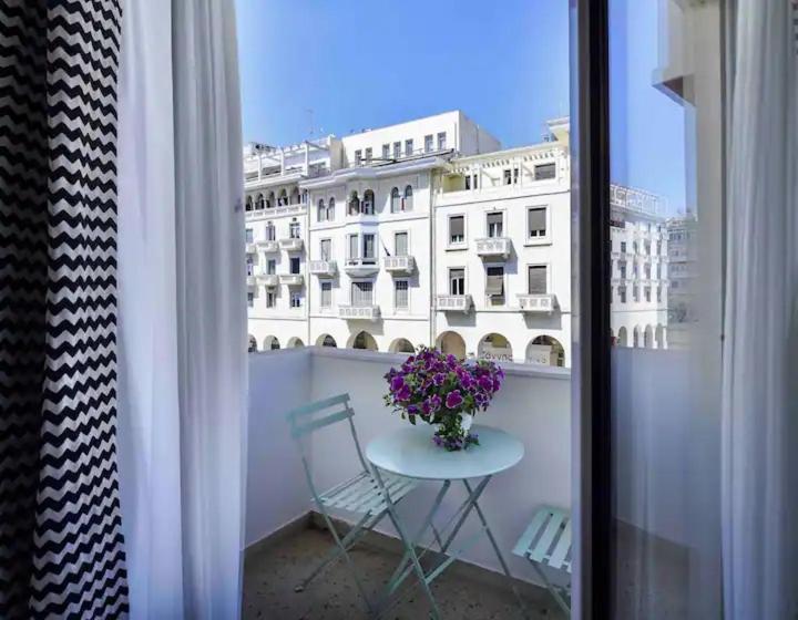 4 Travelers Apartment เทสซาโลนิกิ ภายนอก รูปภาพ