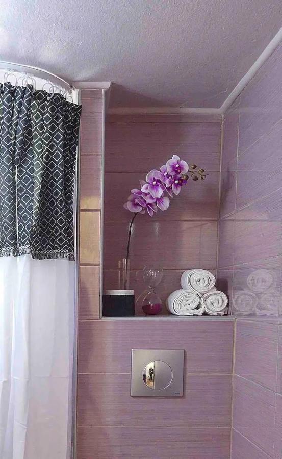 4 Travelers Apartment เทสซาโลนิกิ ภายนอก รูปภาพ